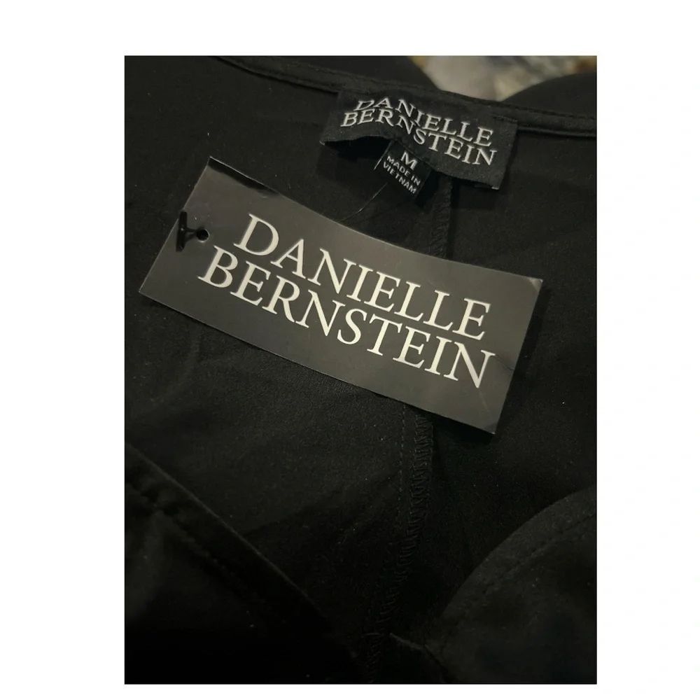 Danielle Bernstein Women’s Short‎ Sleeve Black Crop Blouse - Size M